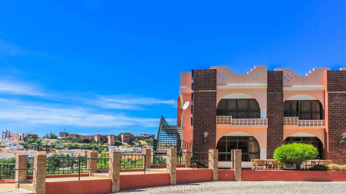 Hotel Colina dos Mouros