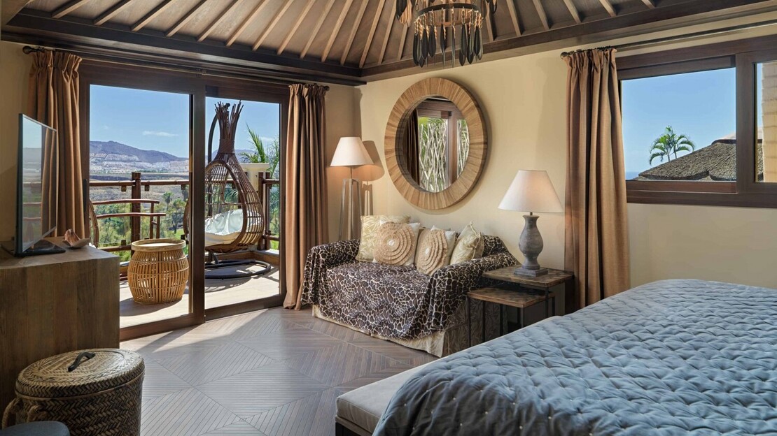 Royal River Luxury Hotel