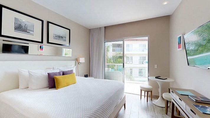 Essence @ The Fives Beach