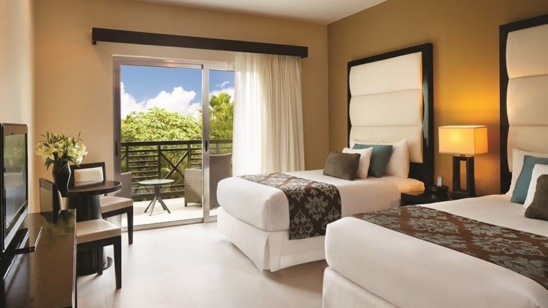 Essence @ The Fives Beach