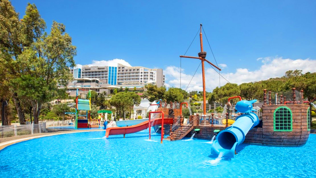 Aria Claros Beach & Spa Resort