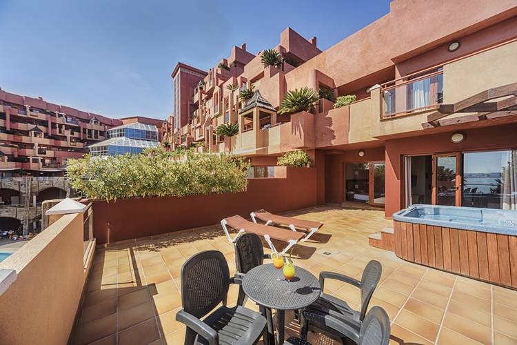 Holiday World Polynesia Hotel