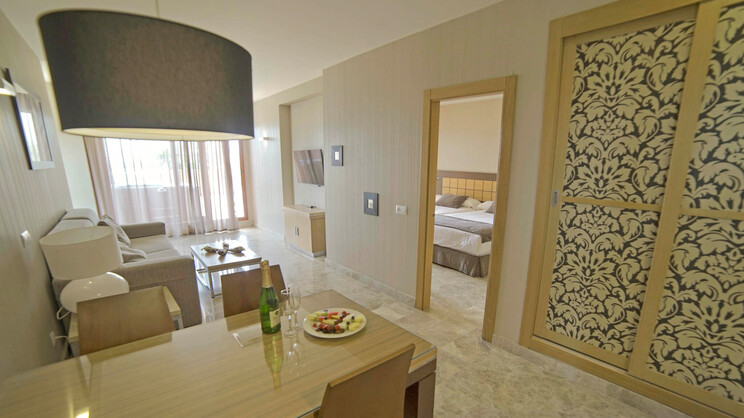 Holiday World Polynesia Hotel