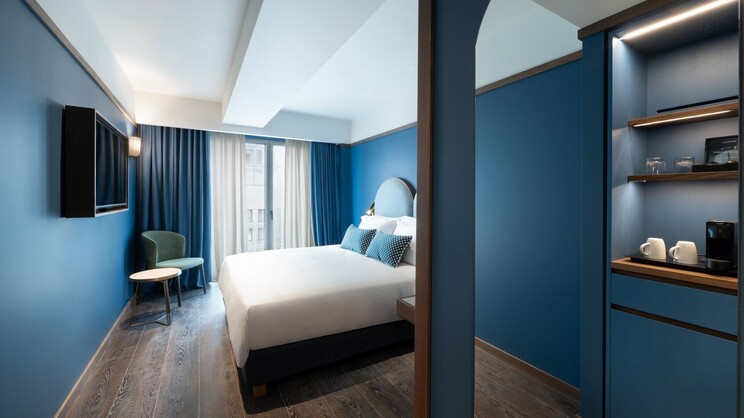 Mitsis N'U Piraeus Port