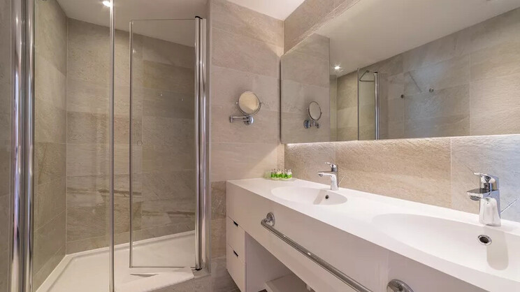 Double or Twin Room 22m² Courtyard/Park View with French Balcony