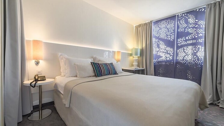 Single Room 18m² Hotel Atrium View