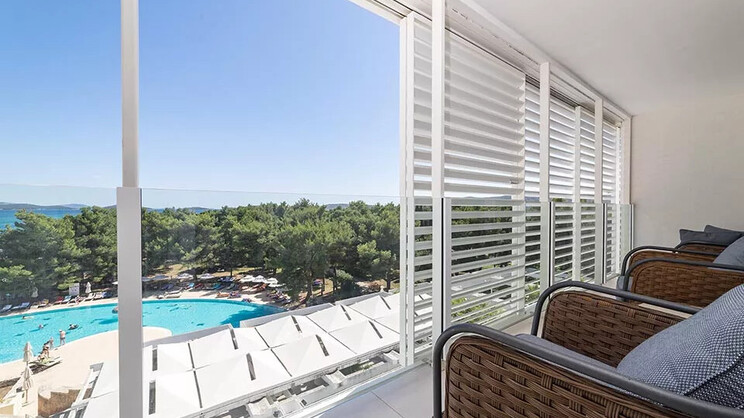 Deluxe Suite 62m² Sea View with Balcony