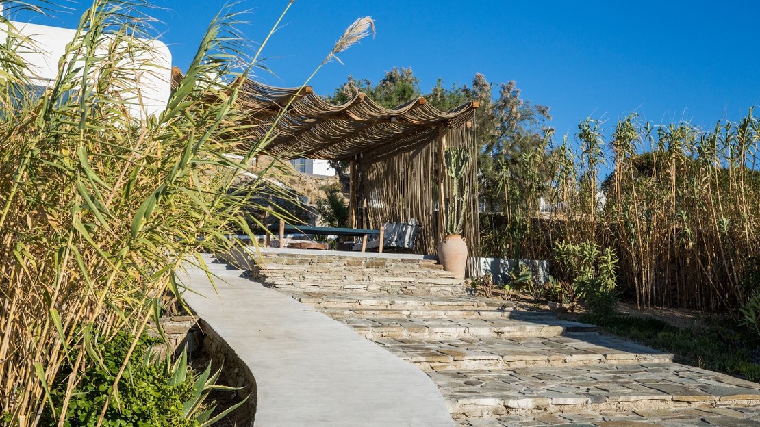 Ostraco Hotel & Suites