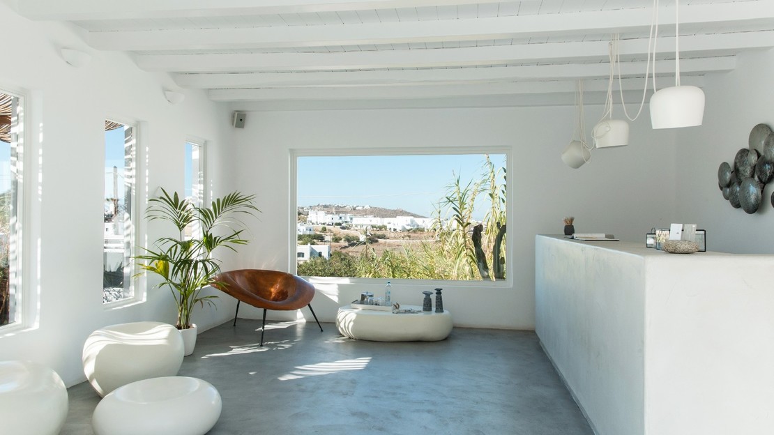 Ostraco Hotel & Suites