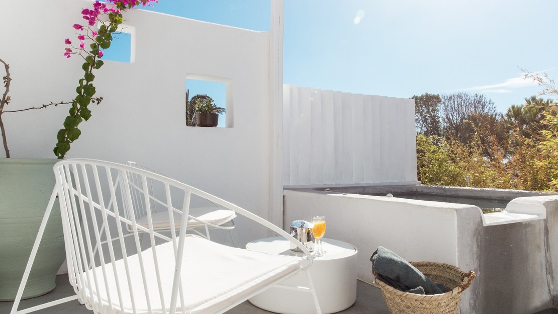 Ostraco Hotel & Suites