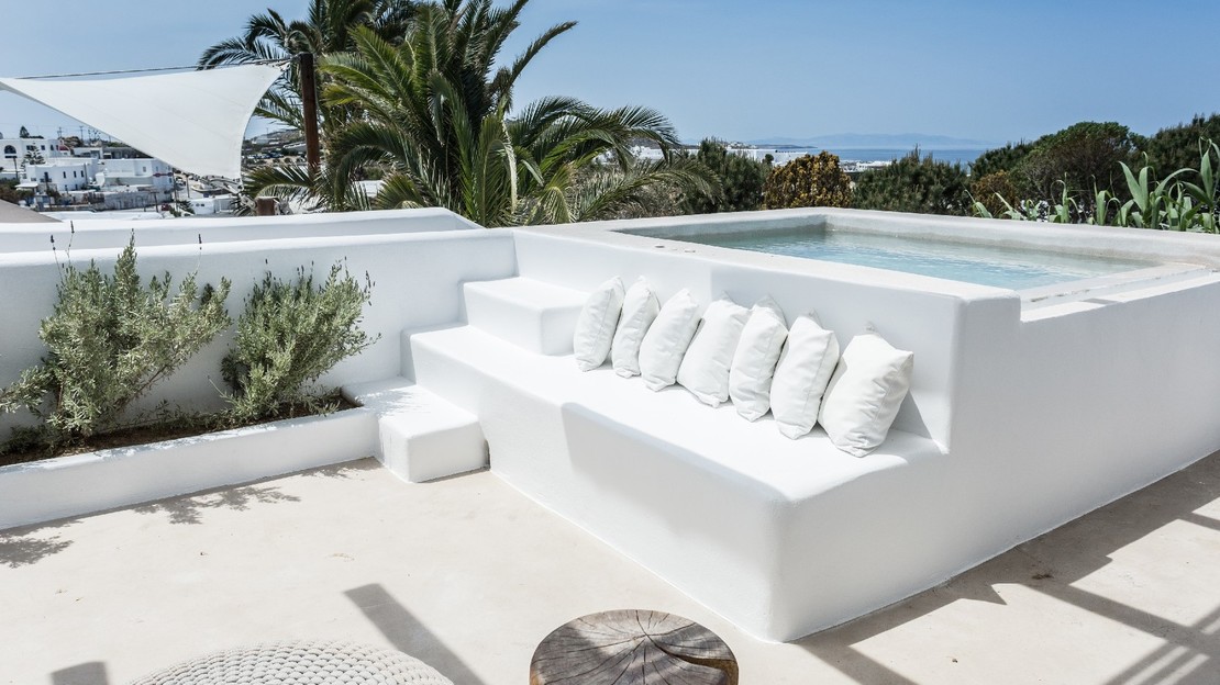 Ostraco Hotel & Suites