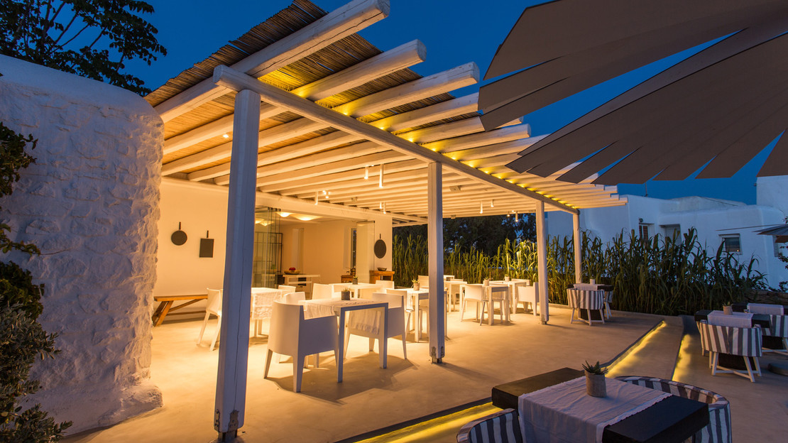 Ostraco Hotel & Suites