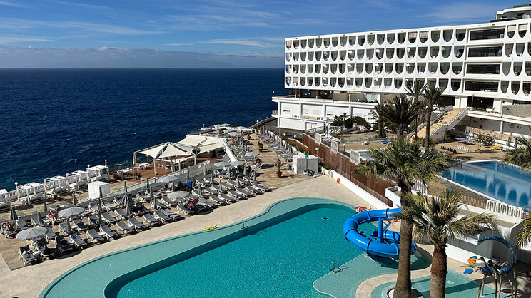 Pearly Grey Ocean Club
