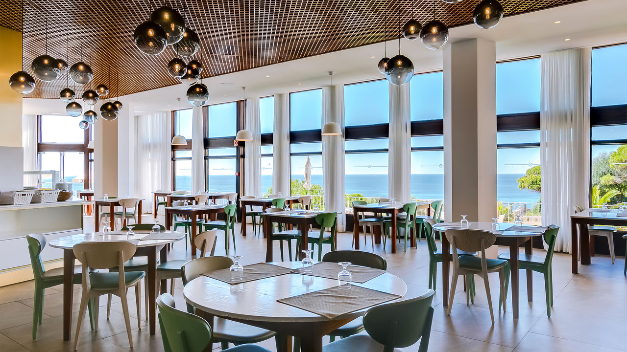 Auramar Beach Resort