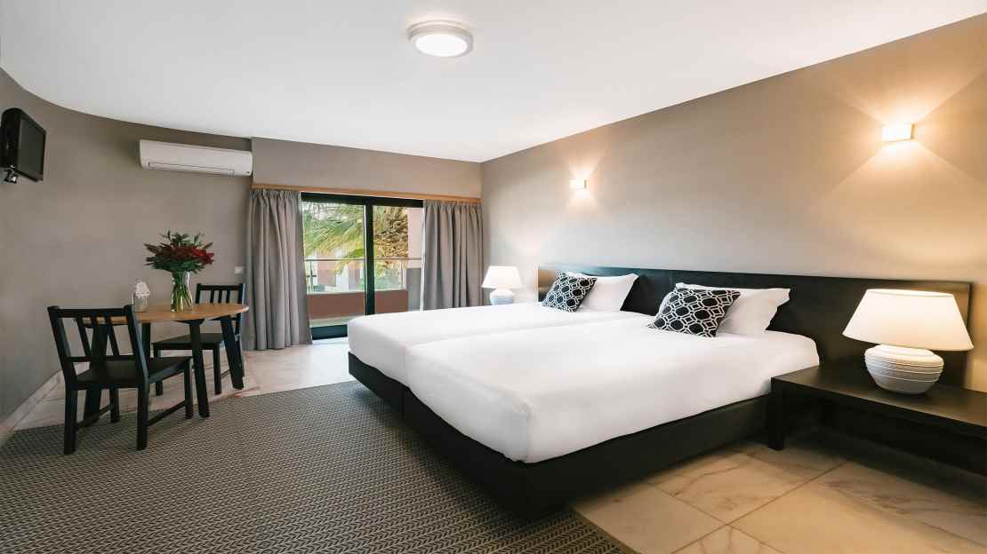 Topazio Mar Beach Hotel and Apartments