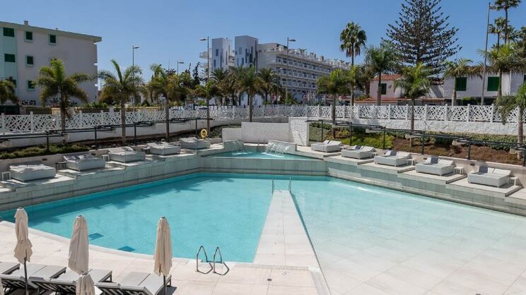 Hotel Caserio