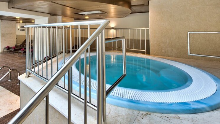 db San Antonio Hotel + Spa