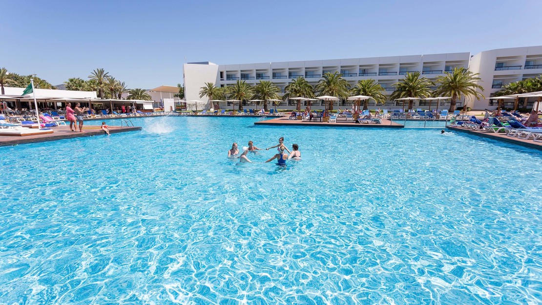 Grand Palladium White Island Resort & Spa