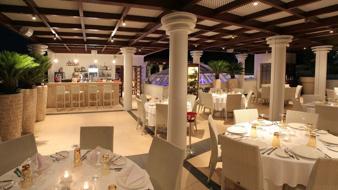 Royal Palace Resort & Spa