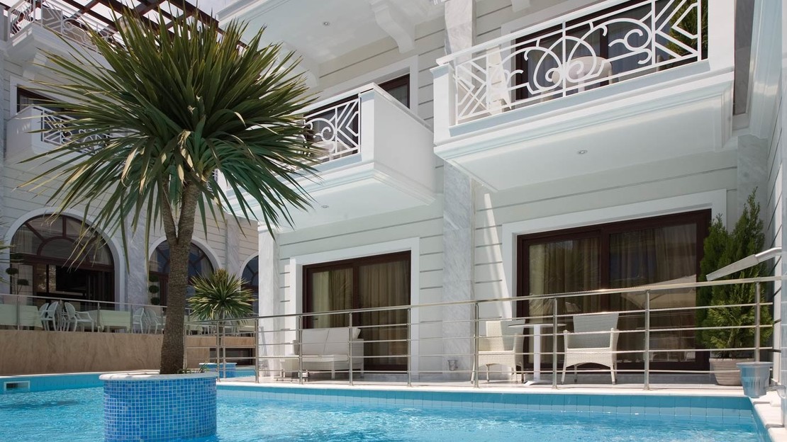 Royal Palace Resort & Spa