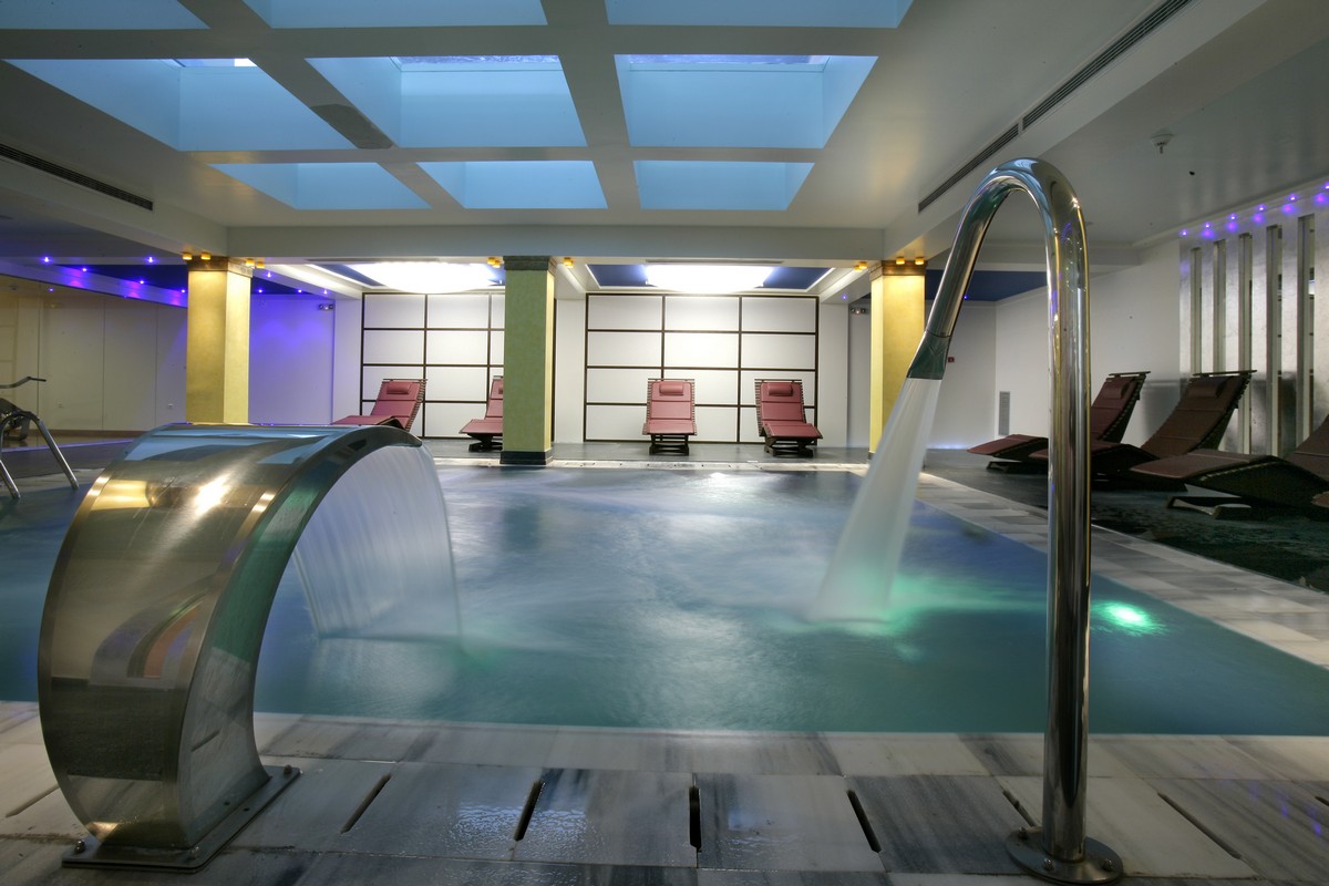 Apostolata Island Resort & Spa