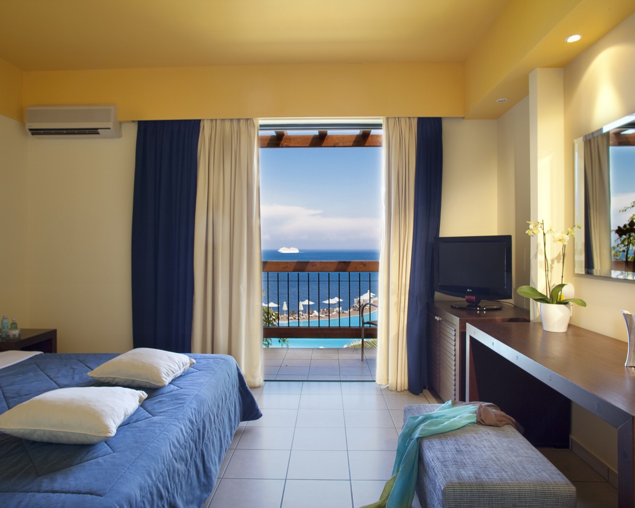 Apostolata Island Resort & Spa