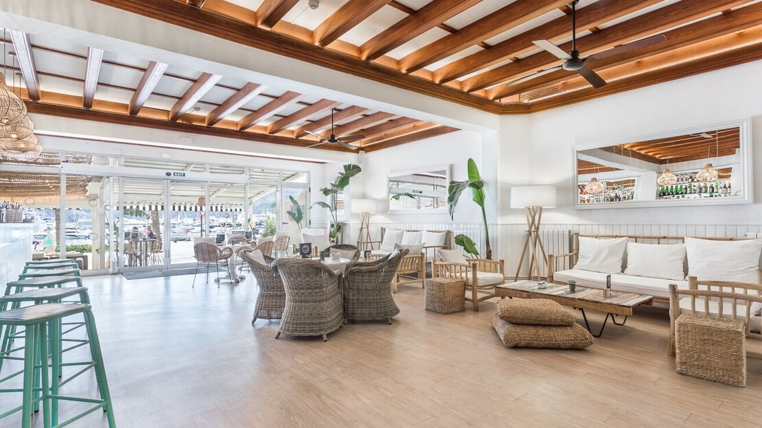 FERGUS Style Soller Beach, Majorca – HolidayGems.co.uk