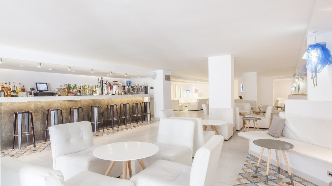 Fergus Style Cala Blanca Suites