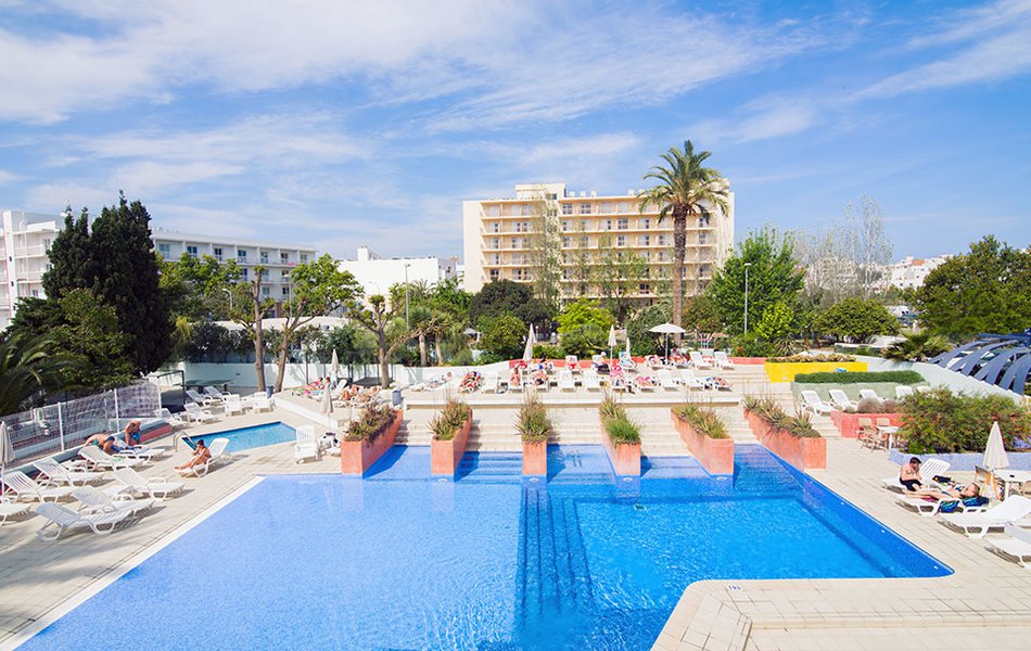 azuline Hotel Pacific