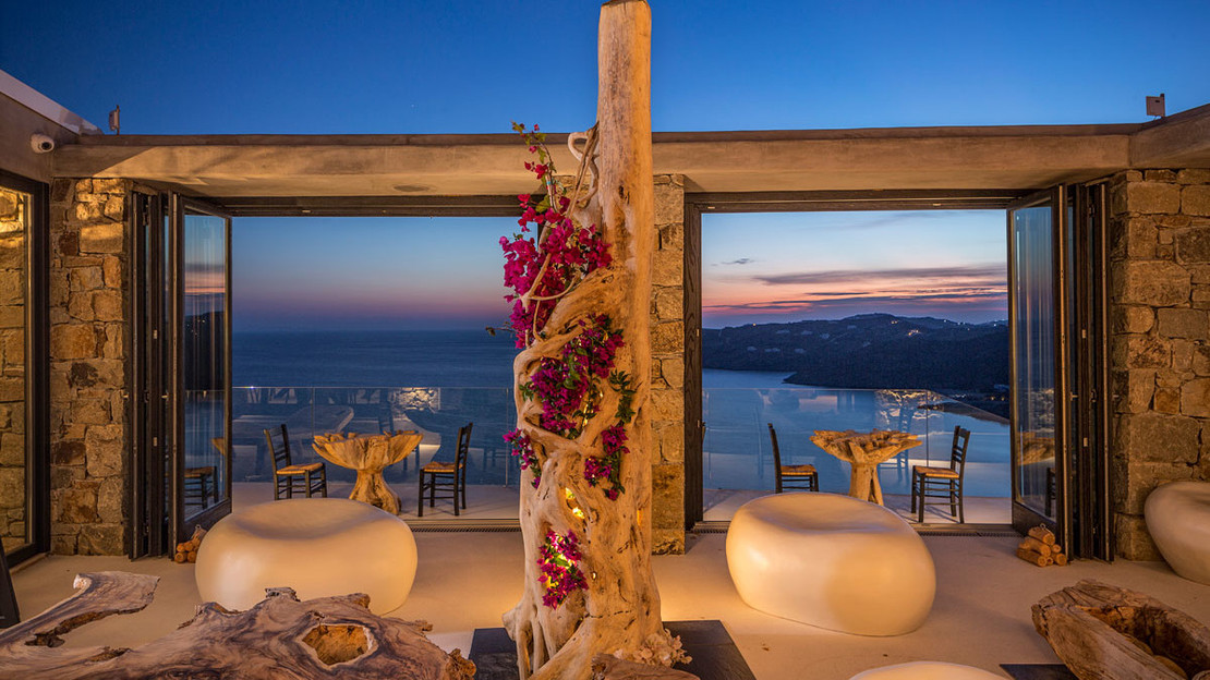 Myconian Utopia Relais & Châteaux