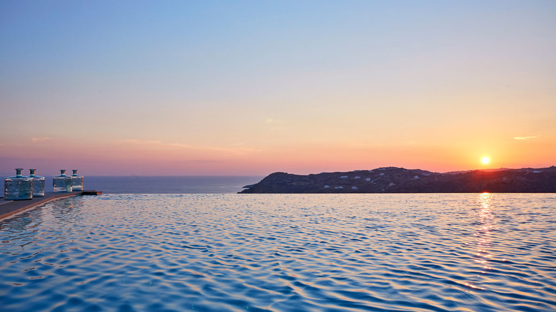 Myconian Utopia Relais & Châteaux