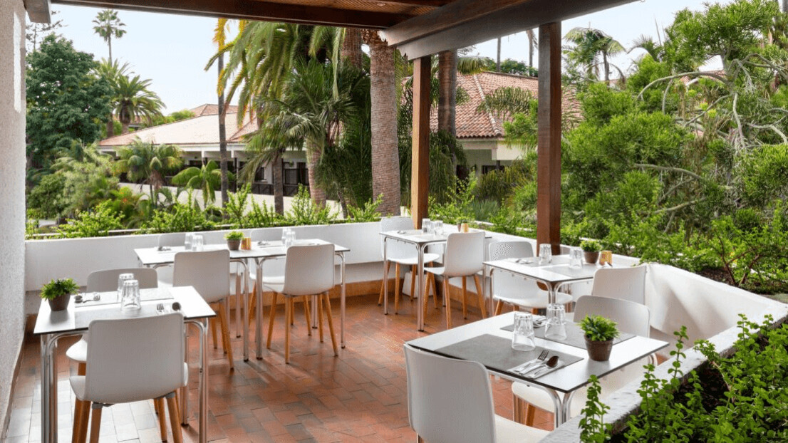 Parque San Antonio Hotel