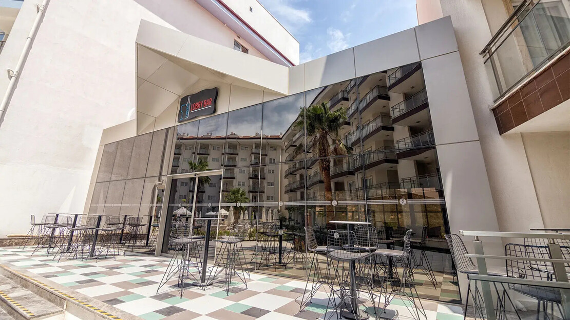 Ramada Hotel & Suites by Wyndham Kusadasi 