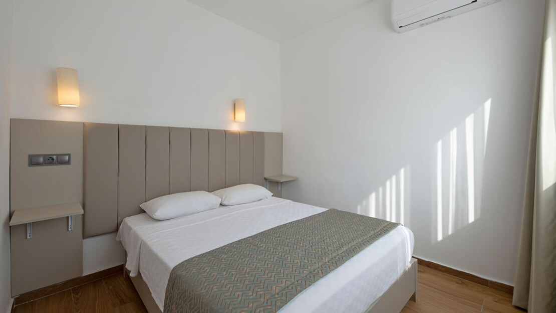 Golden Orange Apartments