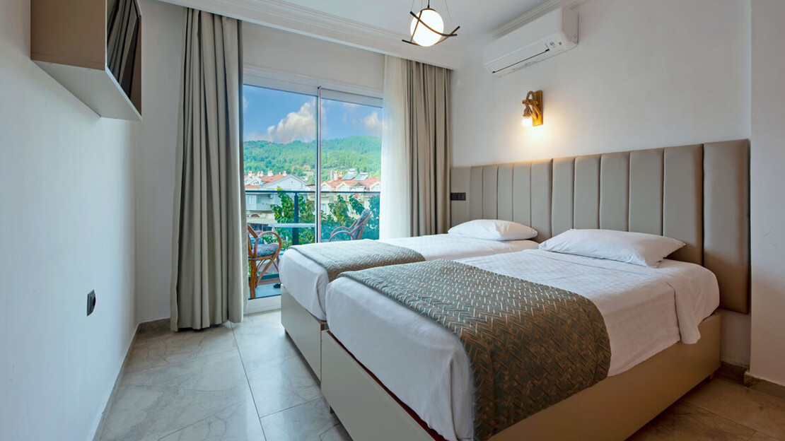 Golden Orange Apartments