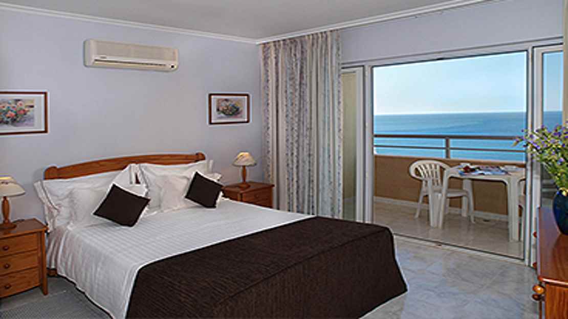 One Bedroom Apartment 