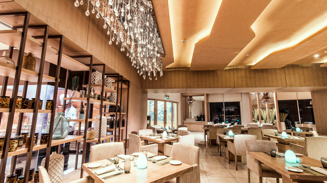 Al Habtoor Grand Resort, Autograph Collection