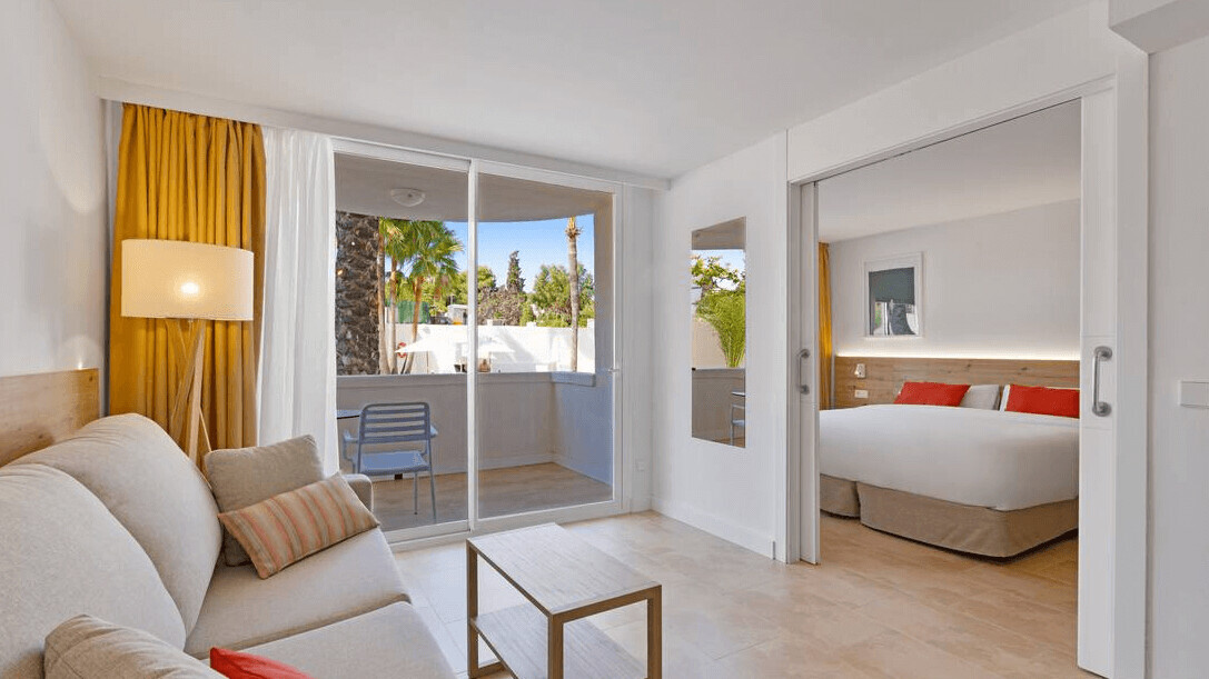 Palmanova Beach Apartments by TRH