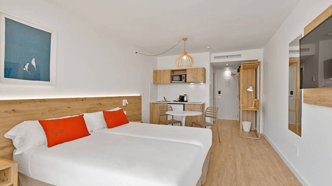 Palmanova Beach Apartments by TRH