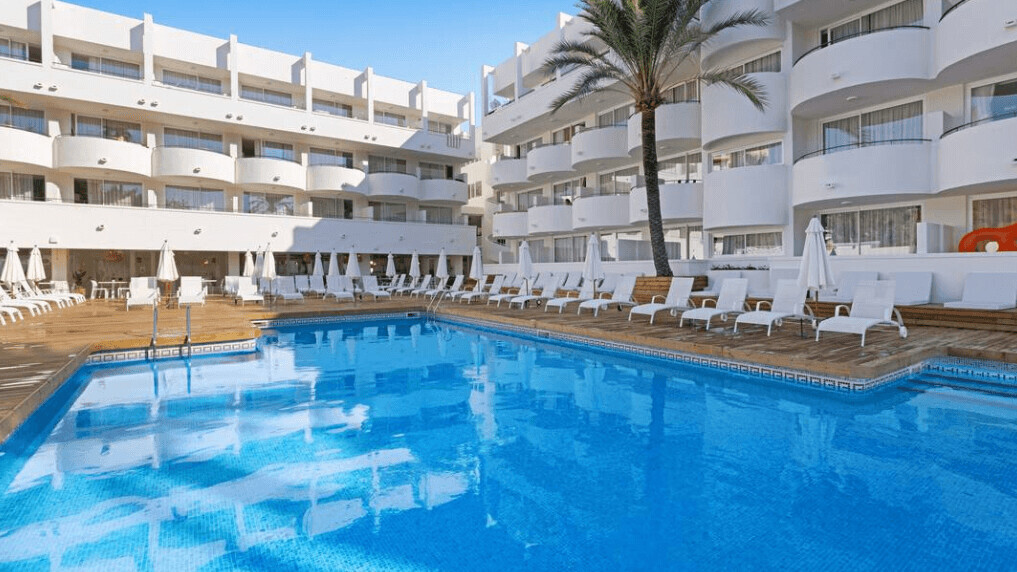 Palmanova Beach Apartments by TRH