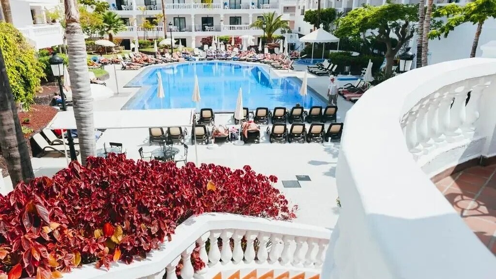 Ona Beverly Hills Heights