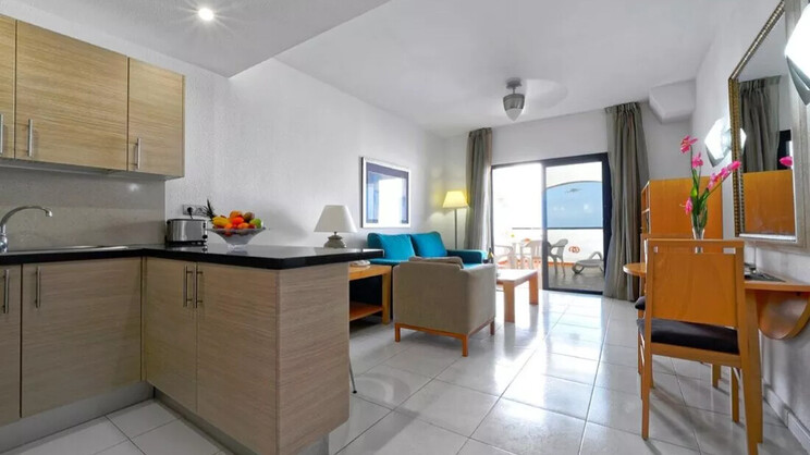 1 Bedroom Apartment Seaview 