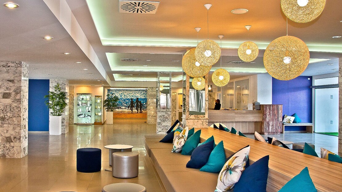 Bq Delfín Azul Hotel, Majorca - HolidayGems