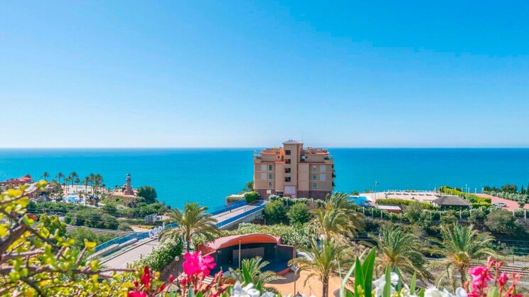 Holiday World Riwo Hotel