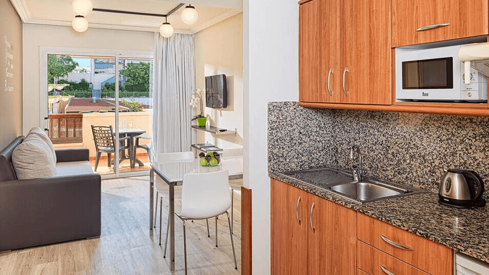 H10 Mediterranean Village