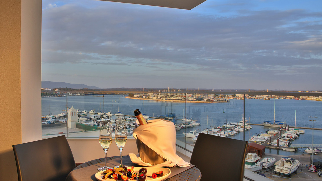 Jupiter Marina Hotel - Couples and Spa