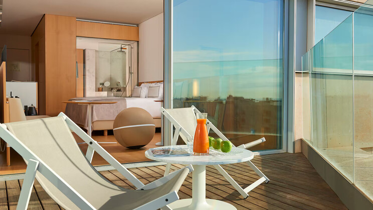 The Level Room with Terrace