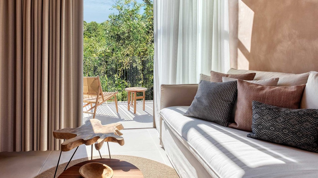 Domes of Corfu, Autograph Collection