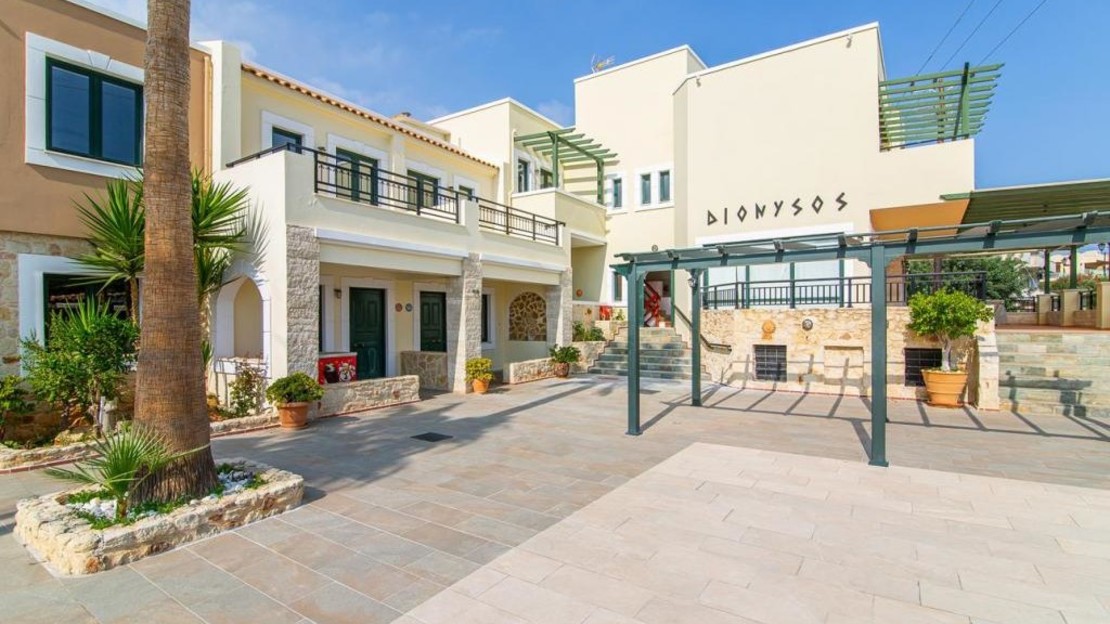 Dionysos Apartments & Studios
