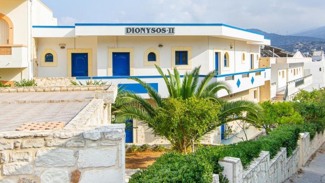 Dionysos Apartments & Studios